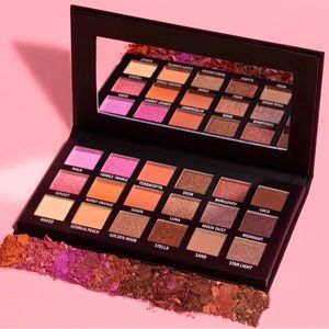 KAB Cosmetics DAY + NIGHT EYESHADOW PALETTE